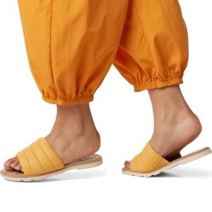 NWT Sorel Ella III Quilted Puff Slides